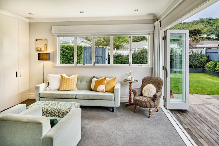 Photo of property in 292 The Parade, Island Bay, Wellington, 6023