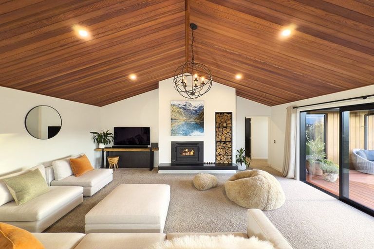 Photo of property in 6a Kinross Lane, Jacks Point, Queenstown, 9371
