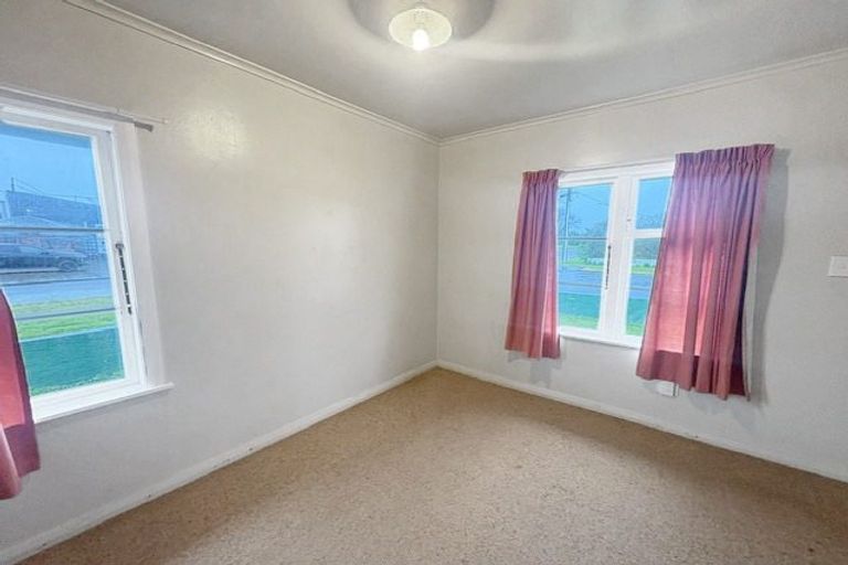 Photo of property in 1 Ravensworth Place, Foxton, 4814