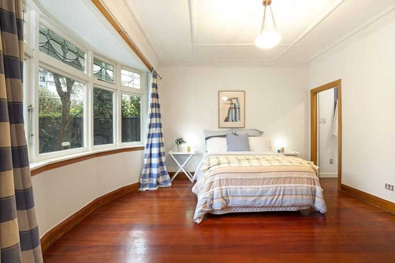 Photo of property in 92 Townsend Road, Miramar, Wellington, 6022