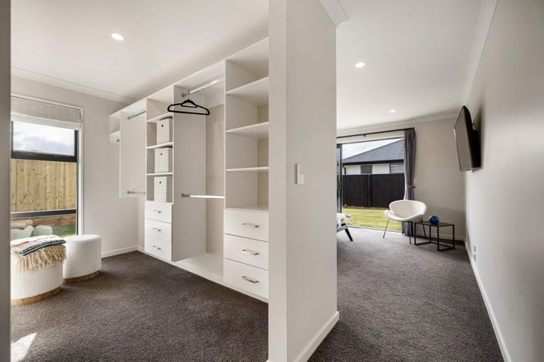 Photo of property in 16 Dollar Place, Prebbleton, 7604