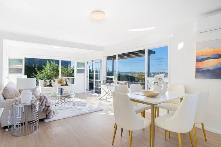 Photo of property in 1/17 Jellicoe Road, Murrays Bay, Auckland, 0630