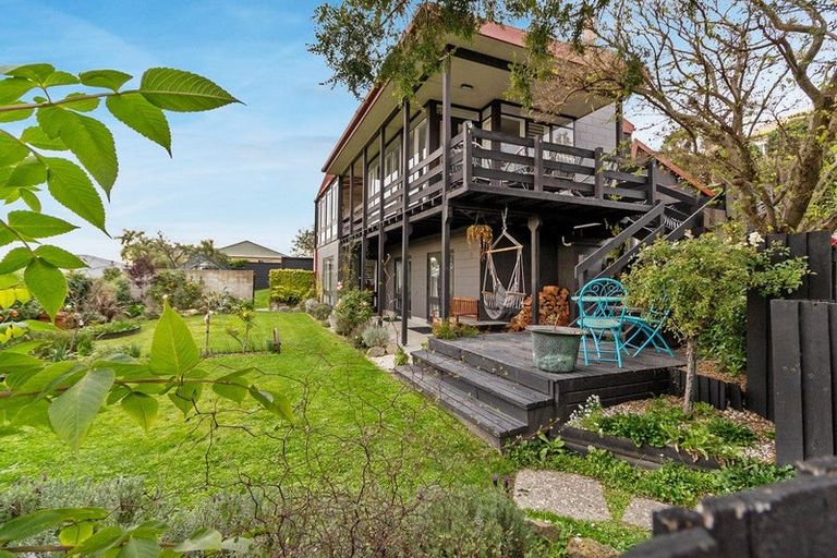 Photo of property in 82 Douglas Street, Highfield, Timaru, 7910