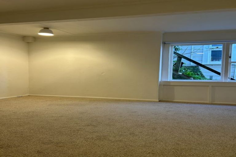 Photo of property in 61 Central Terrace, Kelburn, Wellington, 6012