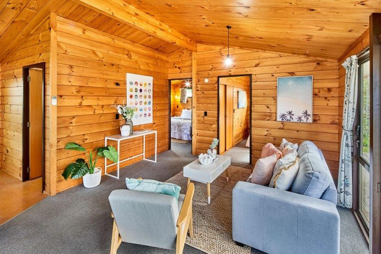 Photo of property in 6 Park Avenue, Waikanae, 5036