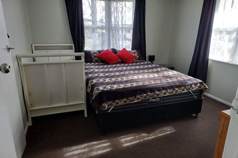 Photo of property in 56 Kenmore Street, Newlands, Wellington, 6037