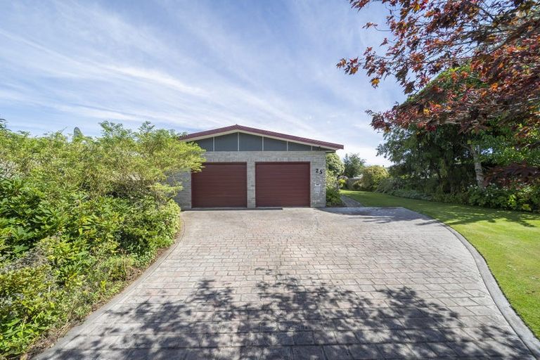 Photo of property in 25 Mackinnon Loop, Te Anau, 9600