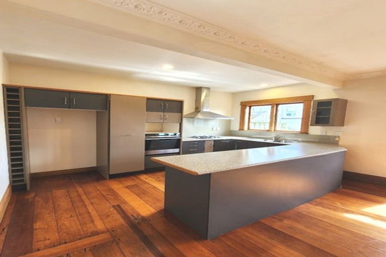 Photo of property in 9 Vennell Street, Brooklyn, Wellington, 6021