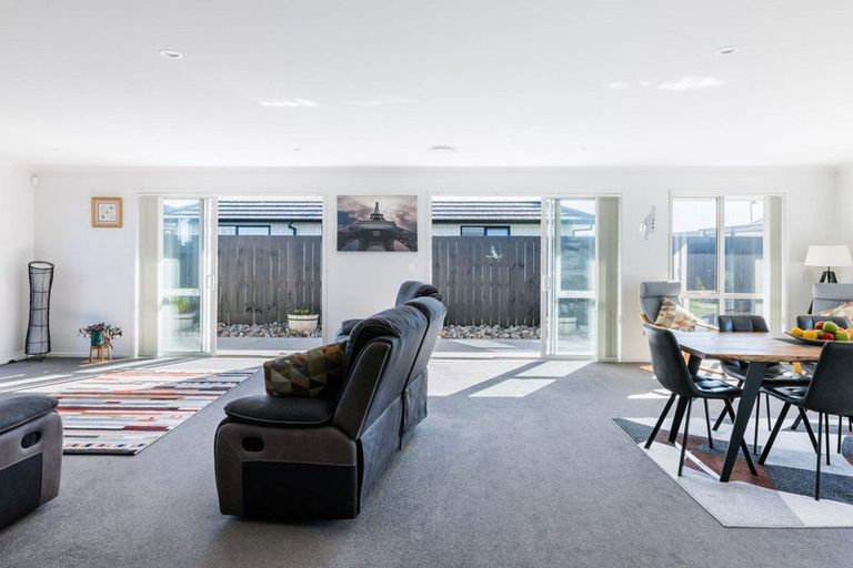 Photo of property in 36 Rose Leigh Drive, Cambridge, 3434