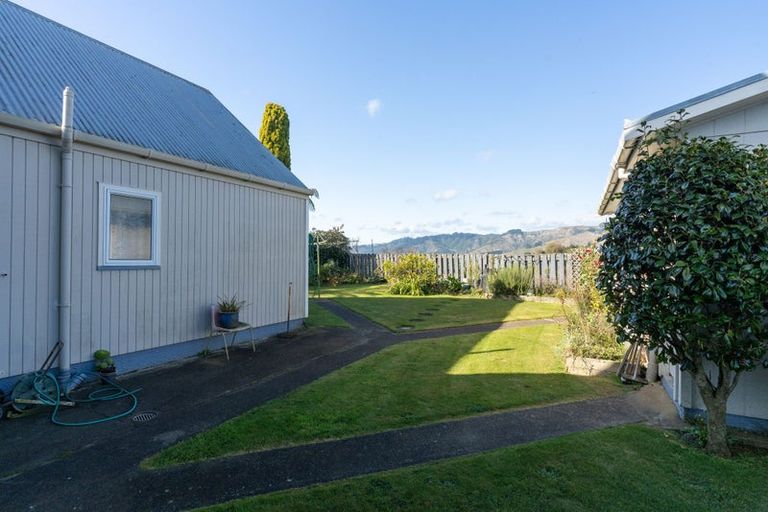Photo of property in 10 Aitchison Place, Levin, 5510