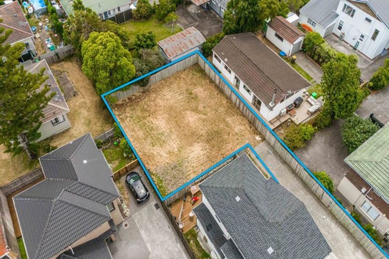 Photo of property in 742b Te Atatu Road, Te Atatu Peninsula, Auckland, 0610
