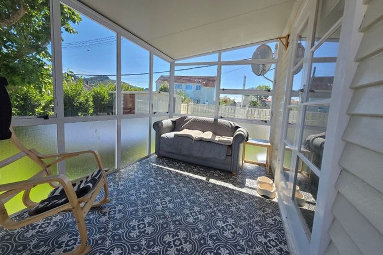 Photo of property in 64 Athlone Crescent, Avalon, Lower Hutt, 5011