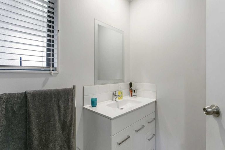 Photo of property in 7 Minaret Drive, Bucklands Beach, Auckland, 2014