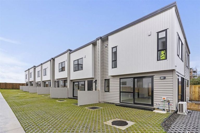 Photo of property in 6/62 Smythe Road, Henderson, Auckland, 0612