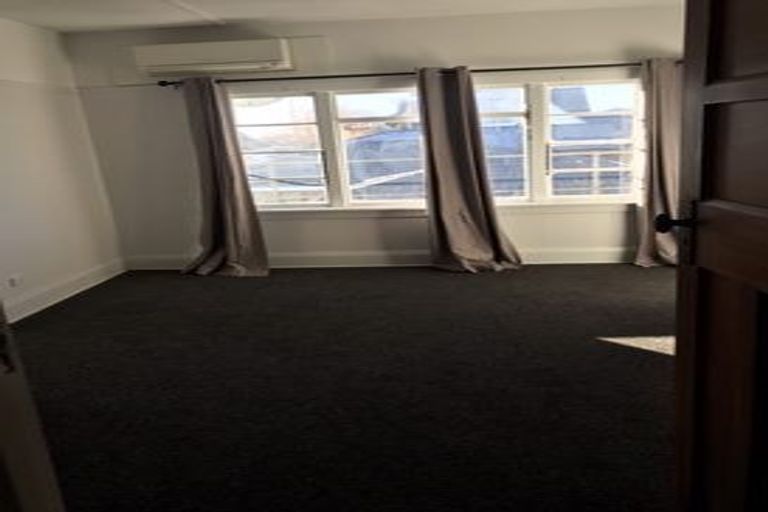 Photo of property in 1-5/65 Grey Road, Timaru, 7910