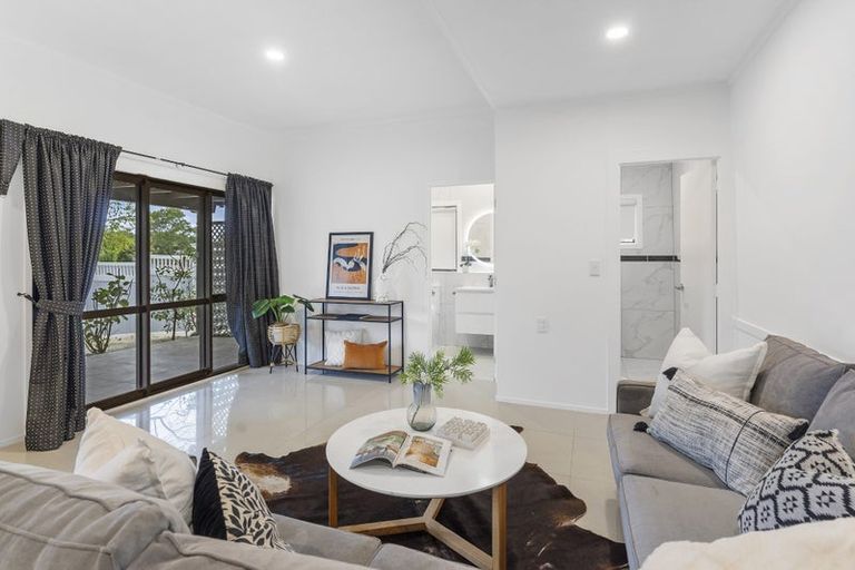 Photo of property in 3 Keldale Place, Forrest Hill, Auckland, 0620