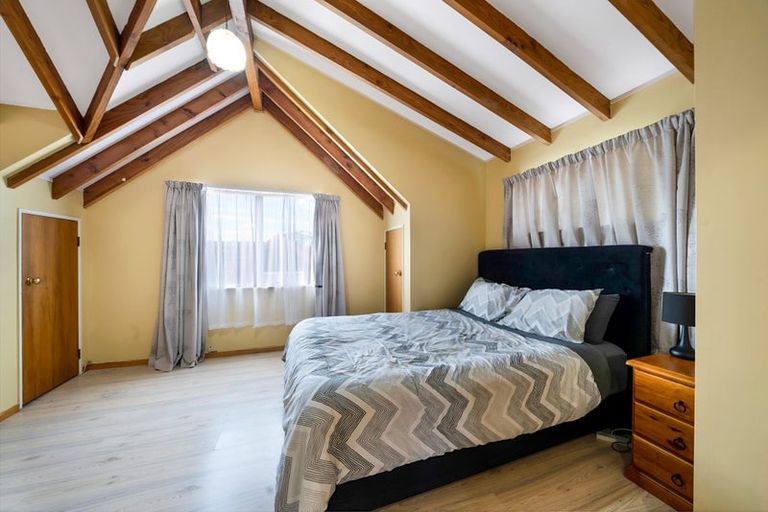 Photo of property in 2/62 Granville Drive, Massey, Auckland, 0614