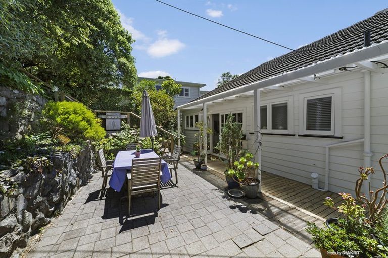 Photo of property in 12 Williamson Way, Karori, Wellington, 6012