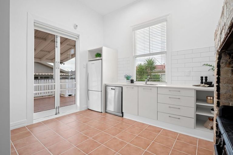 Photo of property in 6 Johnson Street, Dinsdale, Hamilton, 3204