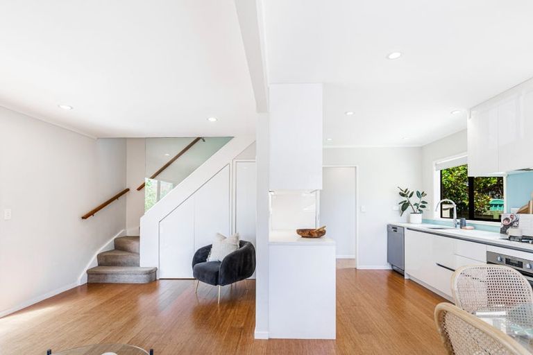 Photo of property in 2/12 Neil Avenue, Te Atatu Peninsula, Auckland, 0610