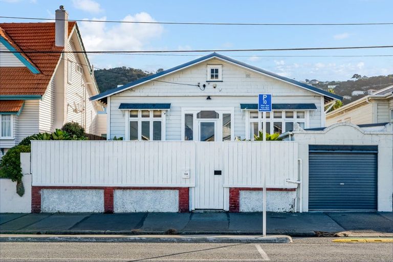 Photo of property in 134 Onepu Road, Lyall Bay, Wellington, 6022
