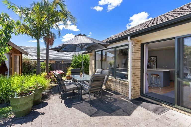 Photo of property in 4 Mullagh Place, East Tamaki Heights, Auckland, 2016