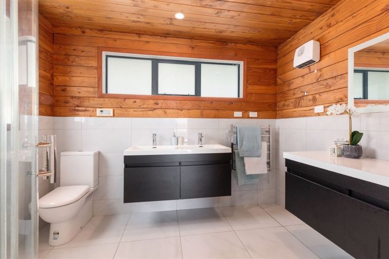 Photo of property in 21 The Bollard, Whitby, Porirua, 5024