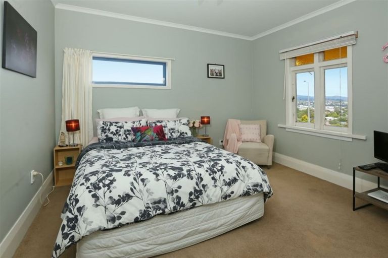 Photo of property in 249a Great North Road, Henderson, Auckland, 0612