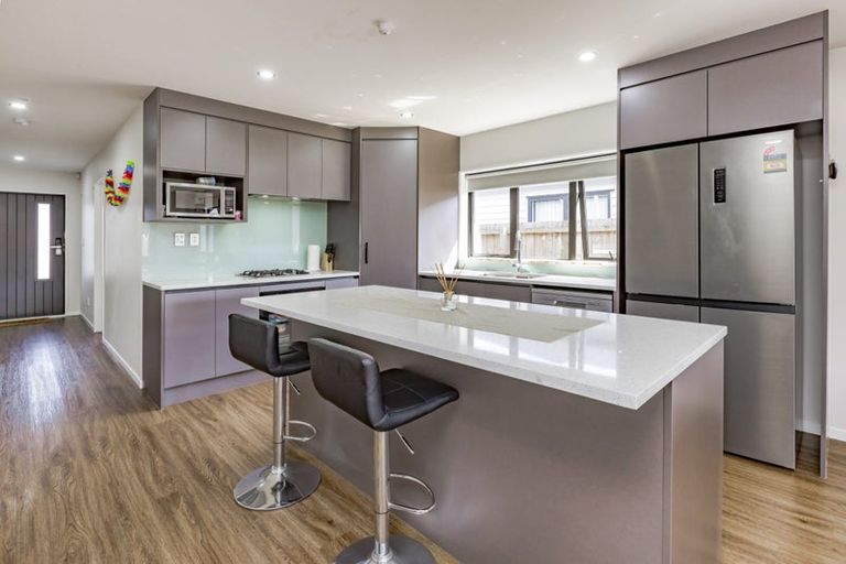 Photo of property in 18 Survila Street, Takanini, 2110