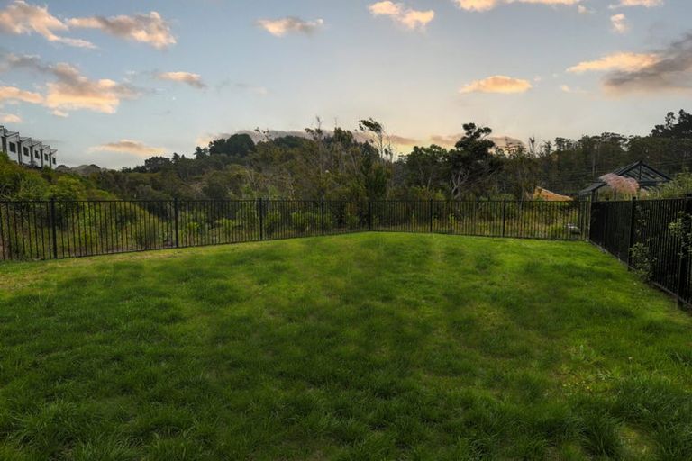 Photo of property in 16 Holystone Road, Whitby, Porirua, 5024