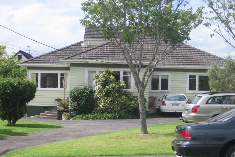 Photo of property in 2/7 Waterloo Road, Milford, Auckland, 0620