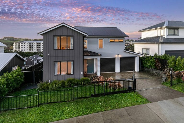 Photo of property in 41 Maka Terrace, Orewa, 0931