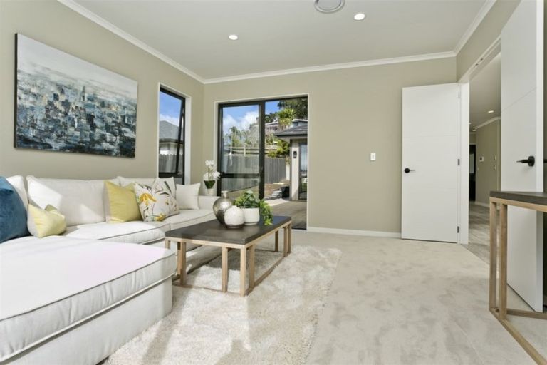 Photo of property in 63 Symes Drive, Red Beach, 0932