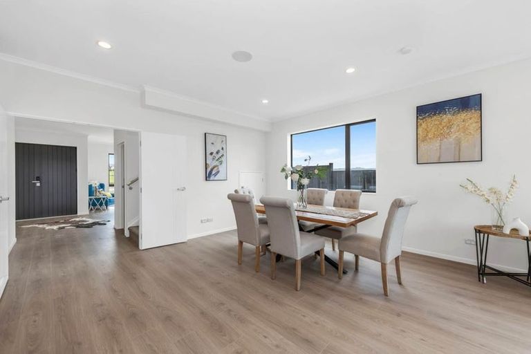 Photo of property in 48 Emerald Avenue, Rosehill, 2113