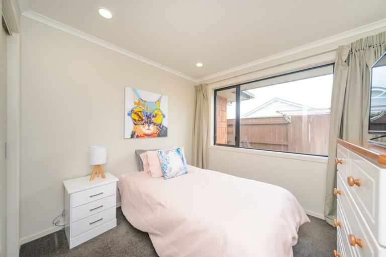 Photo of property in 2 Pegasus Place, Kelvin Grove, Palmerston North, 4414