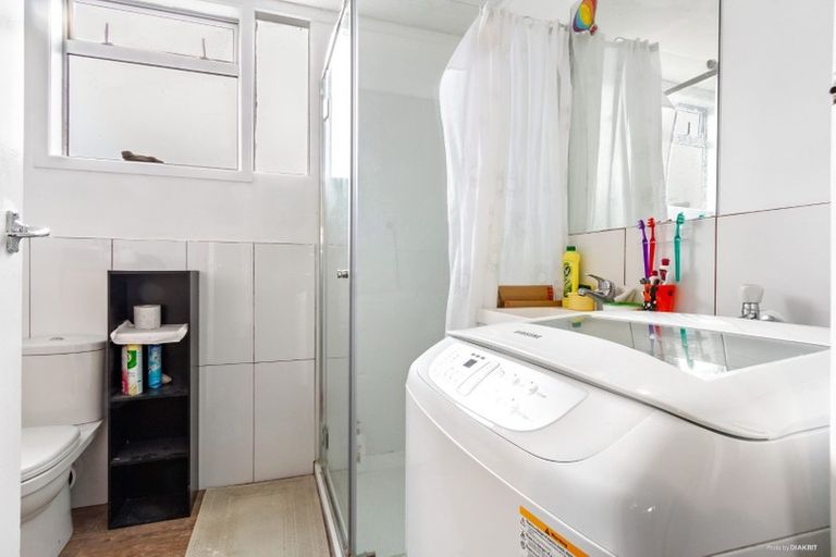 Photo of property in 2/86 Portage Road, New Lynn, Auckland, 0600