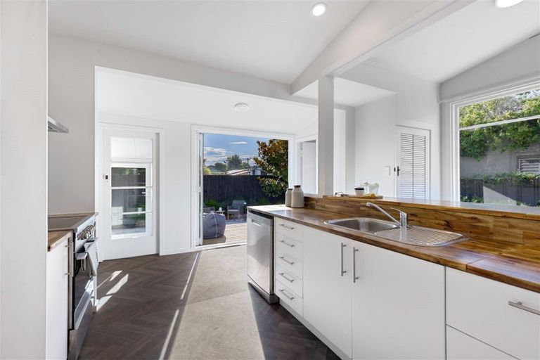 Photo of property in 1051 Colombo Street, St Albans, Christchurch, 8014