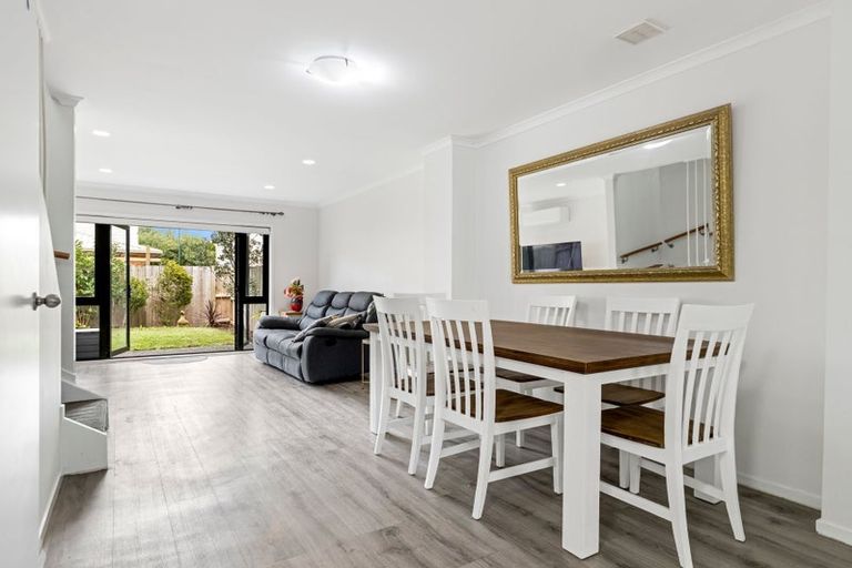 Photo of property in 6 Barnea Circle, Glen Eden, Auckland, 0602
