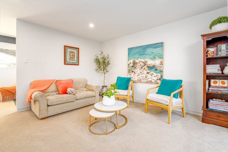 Photo of property in 16 Chilton Drive, Mairehau, Christchurch, 8052