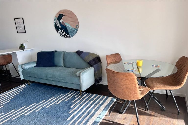 Photo of property in 1 Te Puketoka Lane, Mangere, 2022