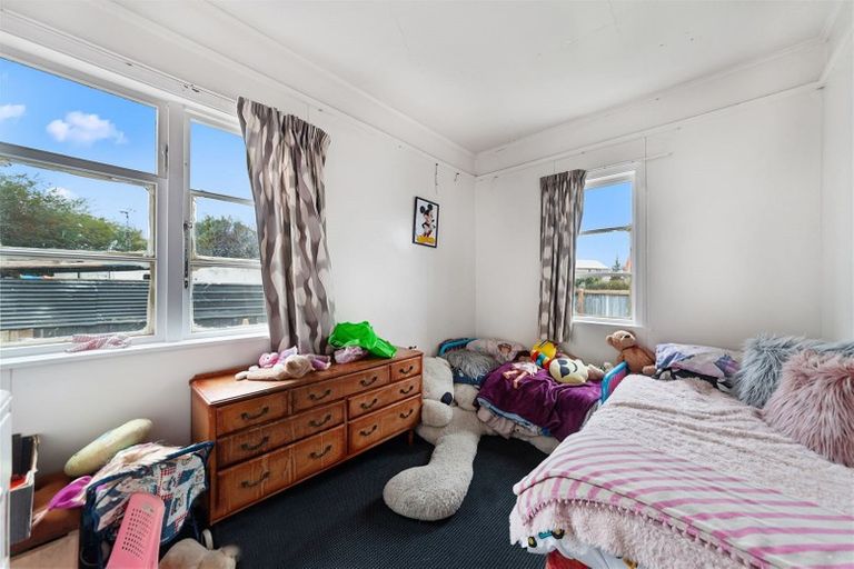 Photo of property in 112 Peverel Street, Riccarton, Christchurch, 8041