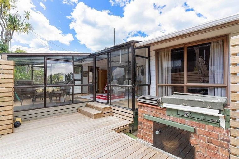 Photo of property in 284 Beach Road, Campbells Bay, Auckland, 0630