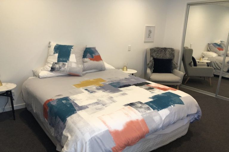 Photo of property in 17 Highlands Close, Queenstown, 9300