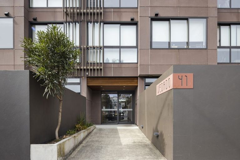 Photo of property in Vedado Apartments, 109/41u Hopper Street, Mount Cook, Wellington, 6011