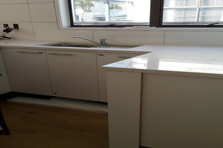 Photo of property in 82 Powrie Street, Glenfield, Auckland, 0629