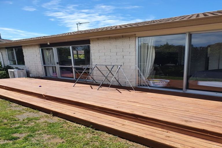 Photo of property in 2/442c Mairehau Road, Parklands, Christchurch, 8083