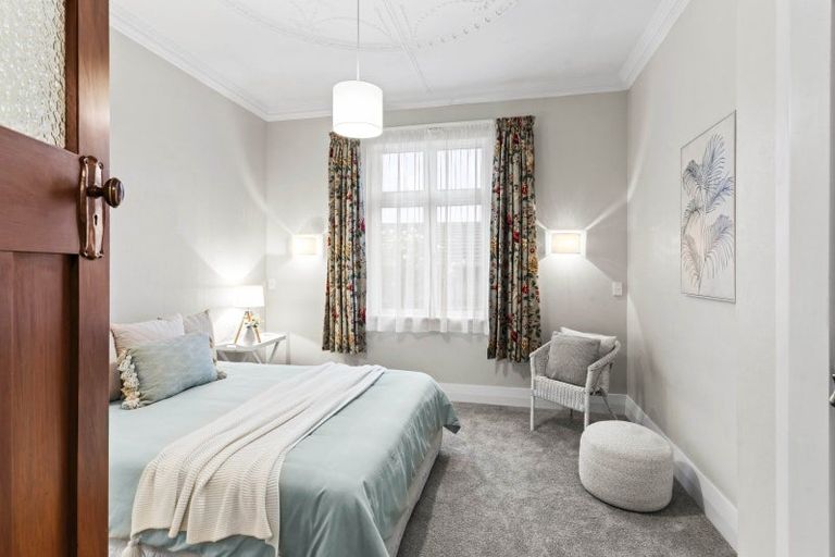 Photo of property in 241 Bay View Road, Saint Clair, Dunedin, 9012