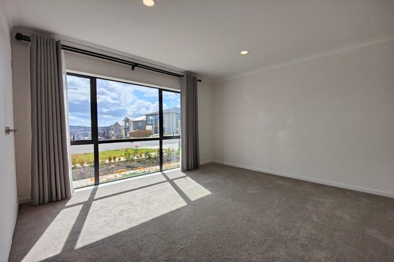 Photo of property in 37 Elevation Street, Flat Bush, Auckland, 2019