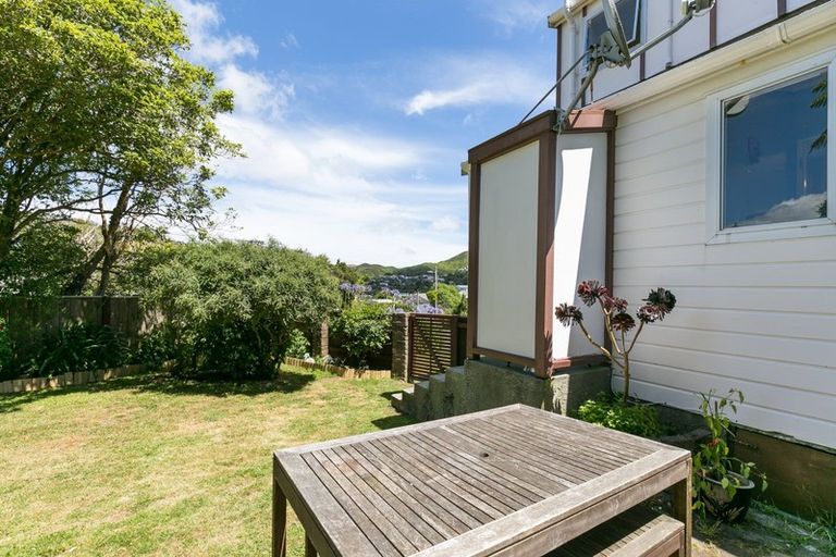 Photo of property in 2b Percy Dyett Drive, Karori, Wellington, 6012