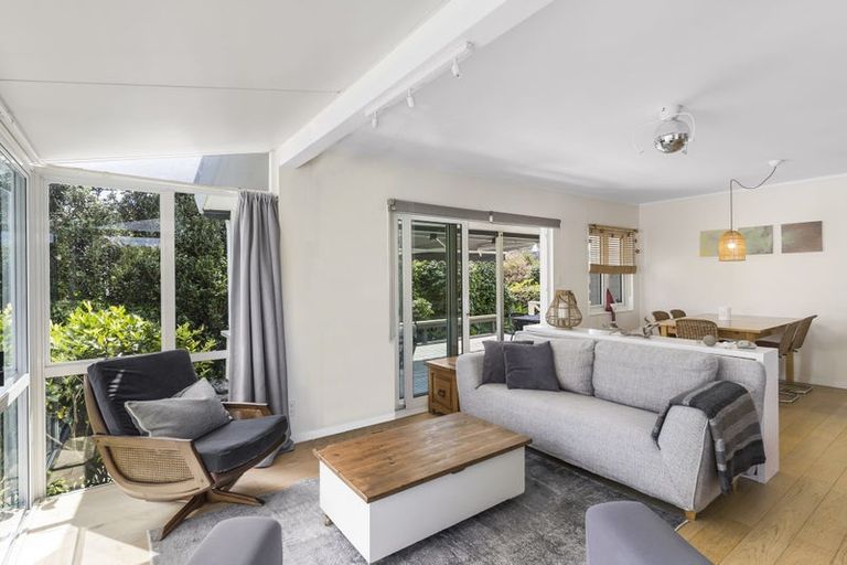 Photo of property in 8 Maygrove Drive, Orewa, 0931